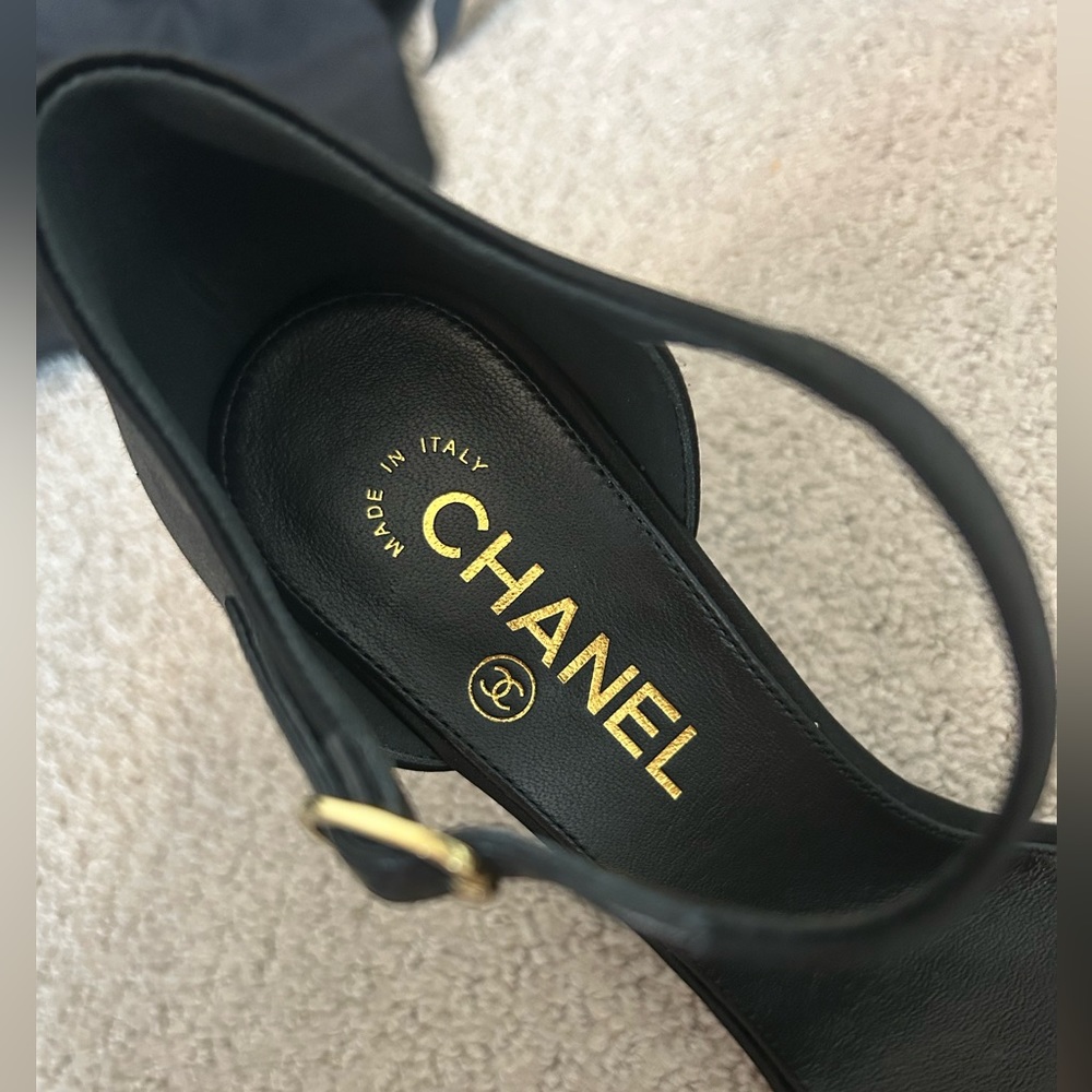 Chanel satin/leather pearl sandals NWT - Picture 6 of 11